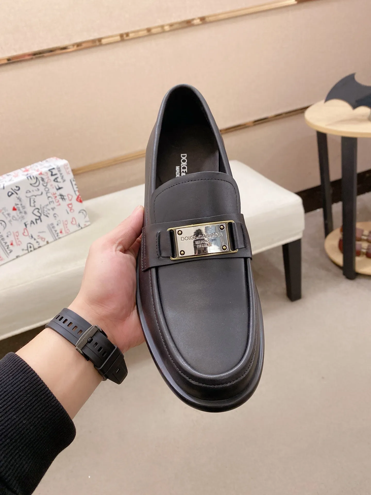 Factory price 540💰🌲DG top-notch🔍🔍men's new leather shoes🚹sold at the same time⚠The uppers are imported cowhide from Italy, the entire imported cowhide lining, and imported accessories💪💪, completely 1⃣️ vs. 1⃣️🇮🇹 💪💪, ⚠Sole: The original sole is specially provided by the original factory, the exclusive movable molded sole is super comfortable, ⚠Original factory follow-up goods, 🔍🔍high quality, can be entered and exited at will, welcome to compare ⚠Size number: 38-44. Can be customized 45 non-returnable